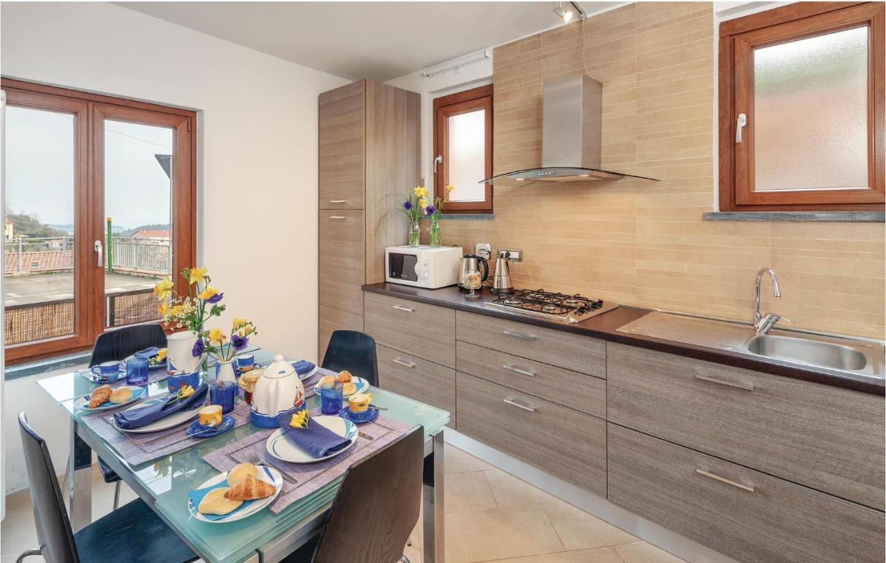 Beautiful Apartment In Pitelli -Sp- With Kitchen ลาสเปเซีย ภายนอก รูปภาพ